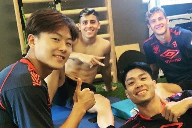 Cong Phuong than thiet voi 'Messi Han' vua gia nhap doi bong Bi hinh anh