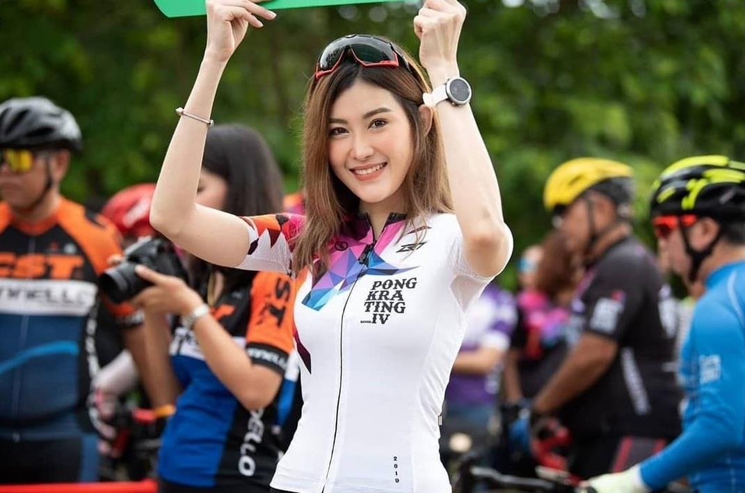 Van dong vien dap xe xinh dep anh 1