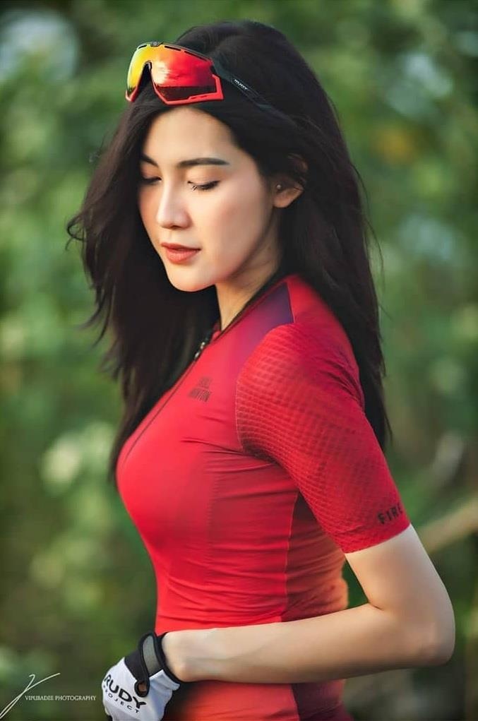 Van dong vien dap xe xinh dep anh 8