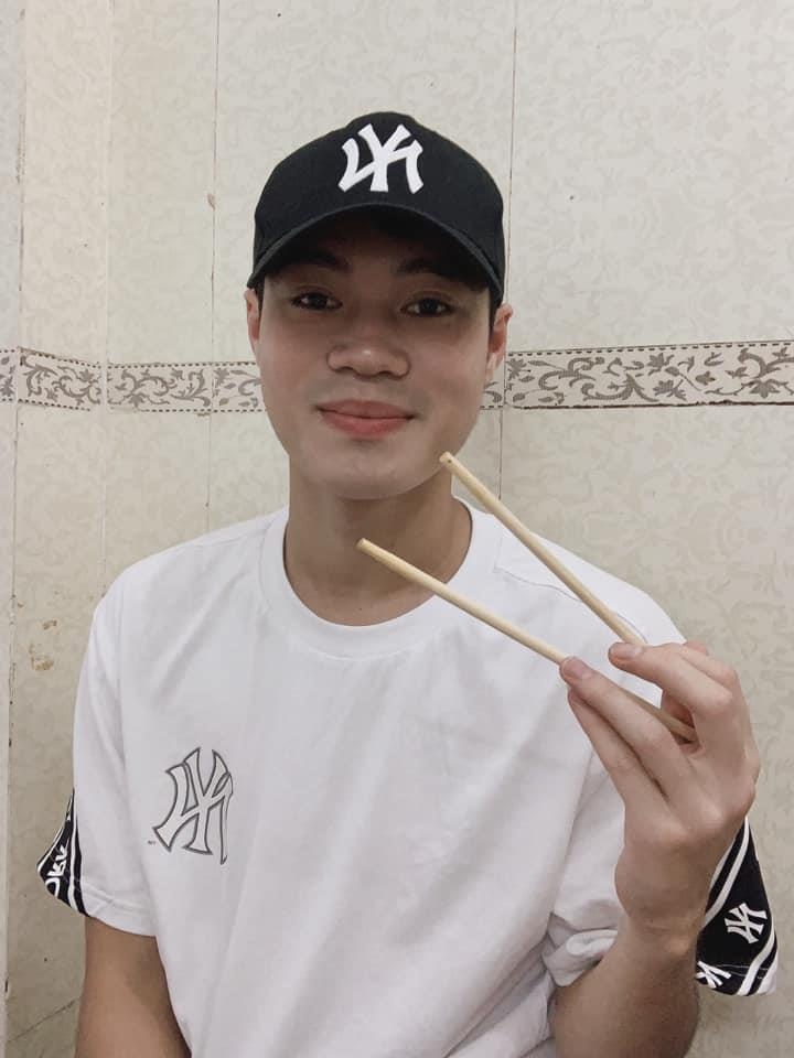 Cau thu Viet Nam tro ve nuoc anh 4