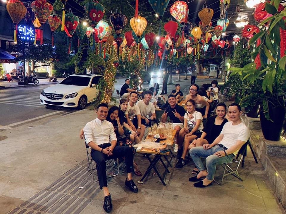 Cau thu Viet Nam tro ve nuoc anh 2