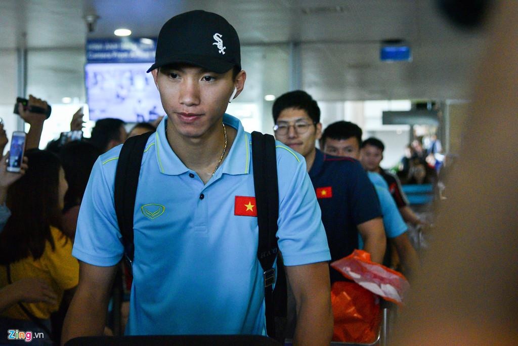 Cau thu Viet Nam tro ve nuoc anh 1