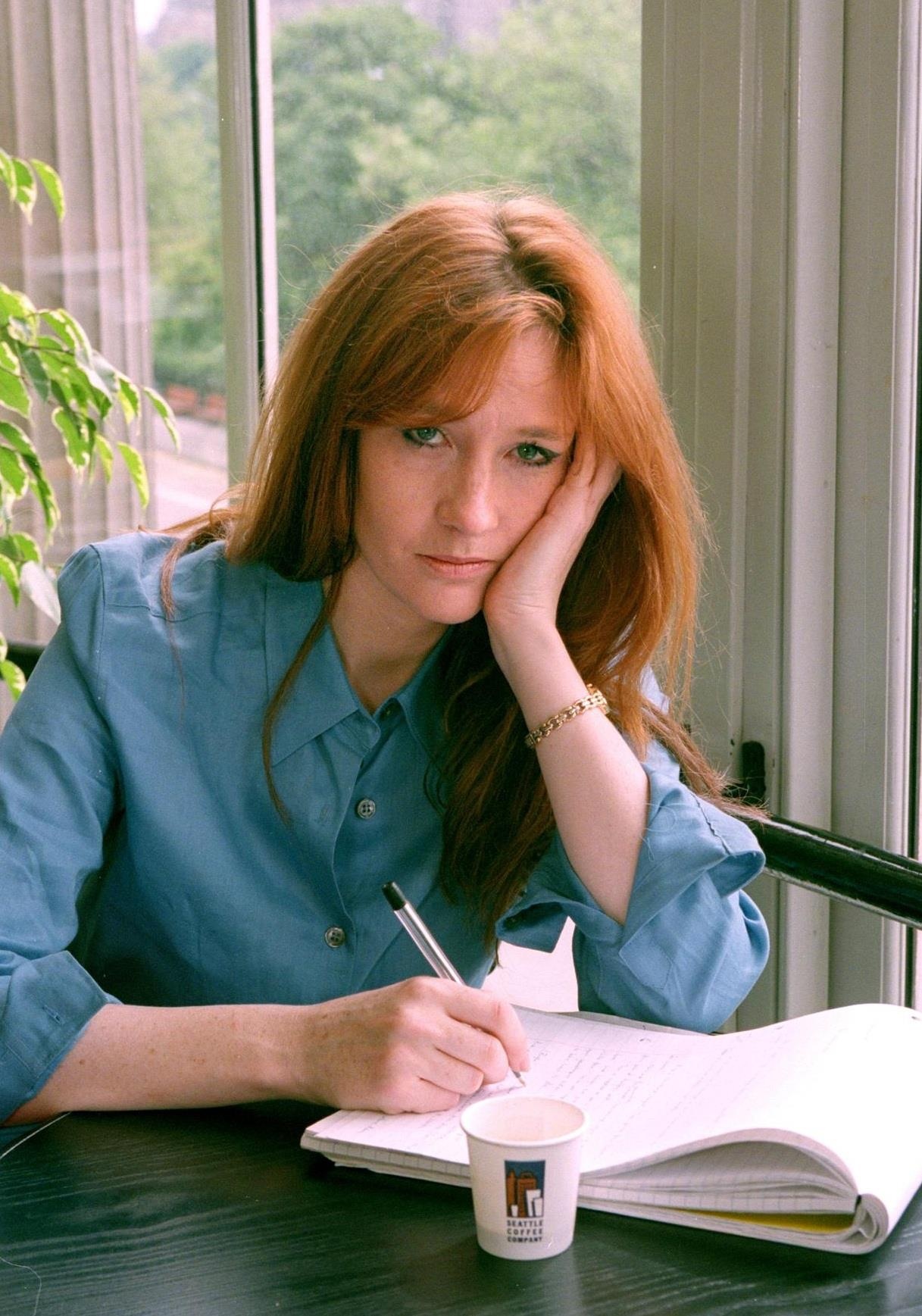 Tac gia truyen harry potter anh 2