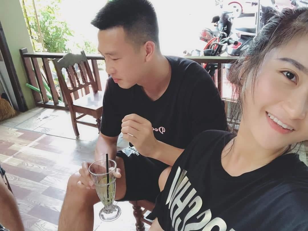 Ban gai cau thu anh 1