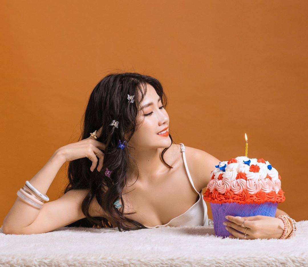 hot girl tra sua anh 6