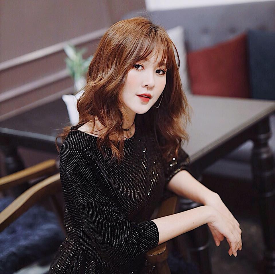 Hot girl nhom hai anh 9