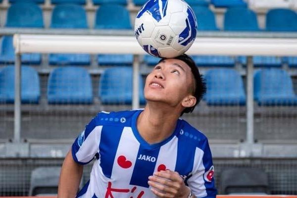 Van Hau da chinh, fan Viet thi nhau cam on tren fanpage CLB Ha Lan hinh anh