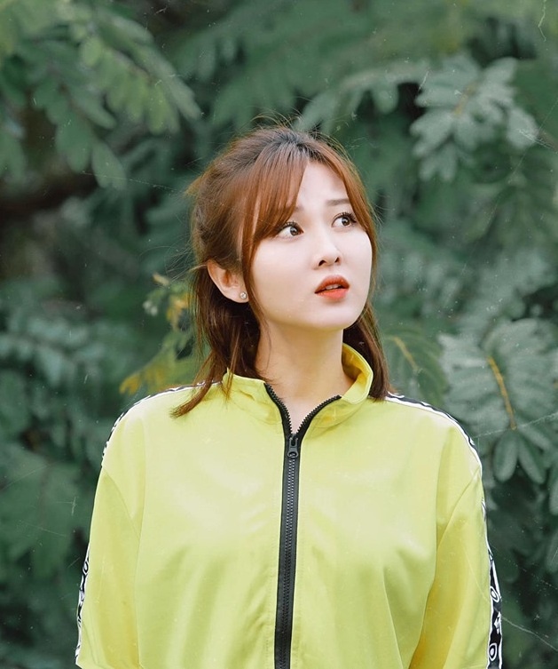 Hot girl nhom hai anh 10