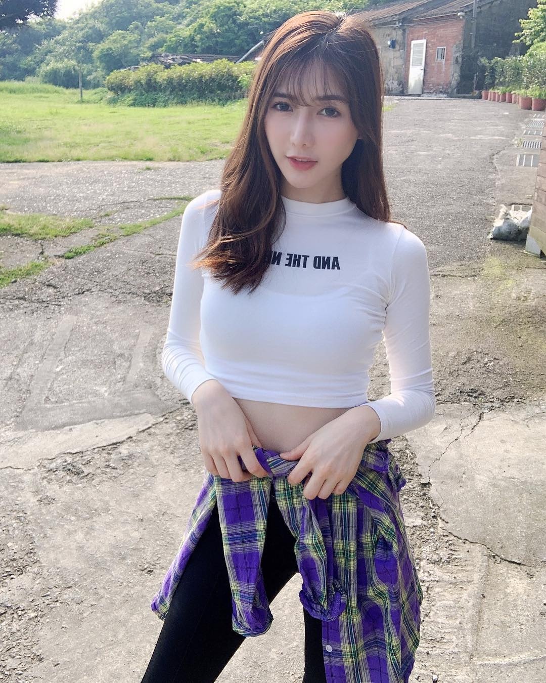 mac bikini ban tra sua anh 9