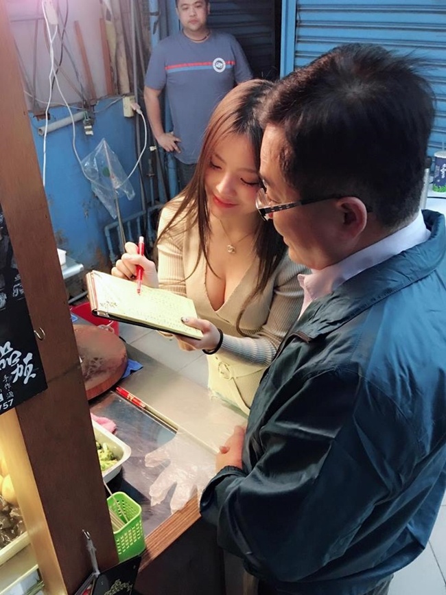 mac bikini ban tra sua anh 12