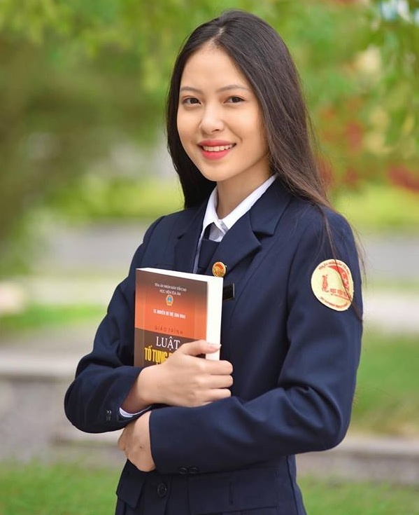 nu sinh bat ngo noi tieng anh 3