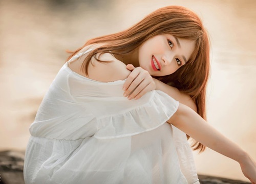 nu sinh bat ngo noi tieng anh 9