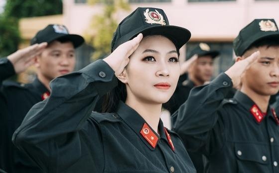 Nhung nu sinh truong cong an gay thuong nho vi xinh dep, da tai hinh anh