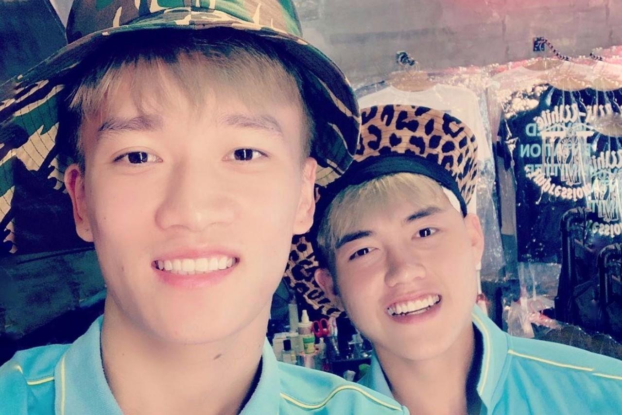 Vua vao Sai Gon, cau thu U22 than troi nang, ru nhau di shopping hinh anh