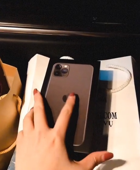 ban gai cau thu 20/10 anh 3