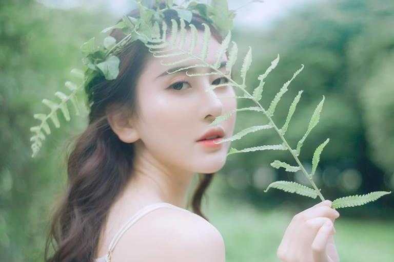 Ha Lade duoc tang tui xach tram trieu, Trang Lou nhan qua tu con trai hinh anh