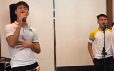 Duy Manh, Quang Hai gay cuoi khi song ca 'Ai la nguoi thuong em' hinh anh