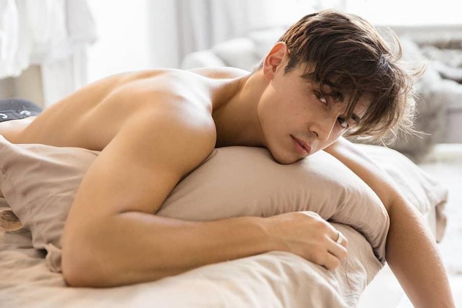 Dan soai Tay 6 mui tung gop mat trong cac MV cua sao Viet hinh anh