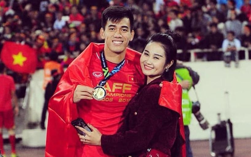 Sinh nhat Tien Linh nhung ban gai khong chuc mung con bo theo doi hinh anh