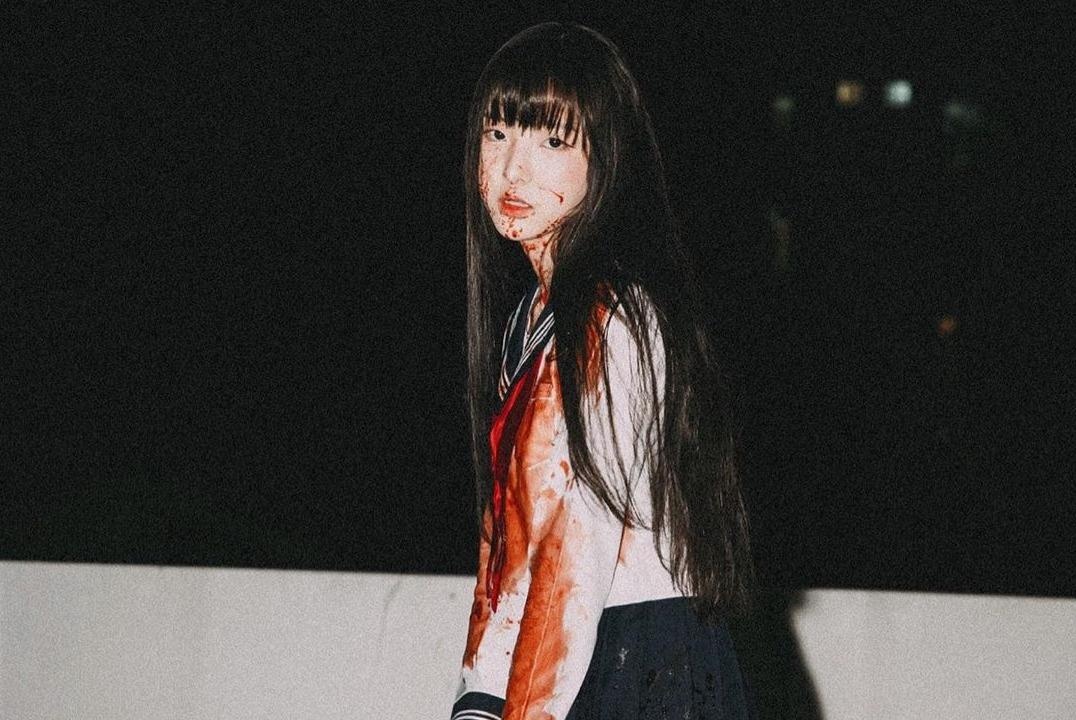 Hot teen lam phi hanh gia, cosplay sat thu dip Halloween hinh anh