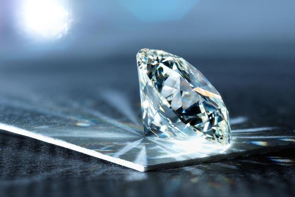 Cong ty My bien tro cot nguoi chet thanh kim cuong mang theo nguoi hinh anh