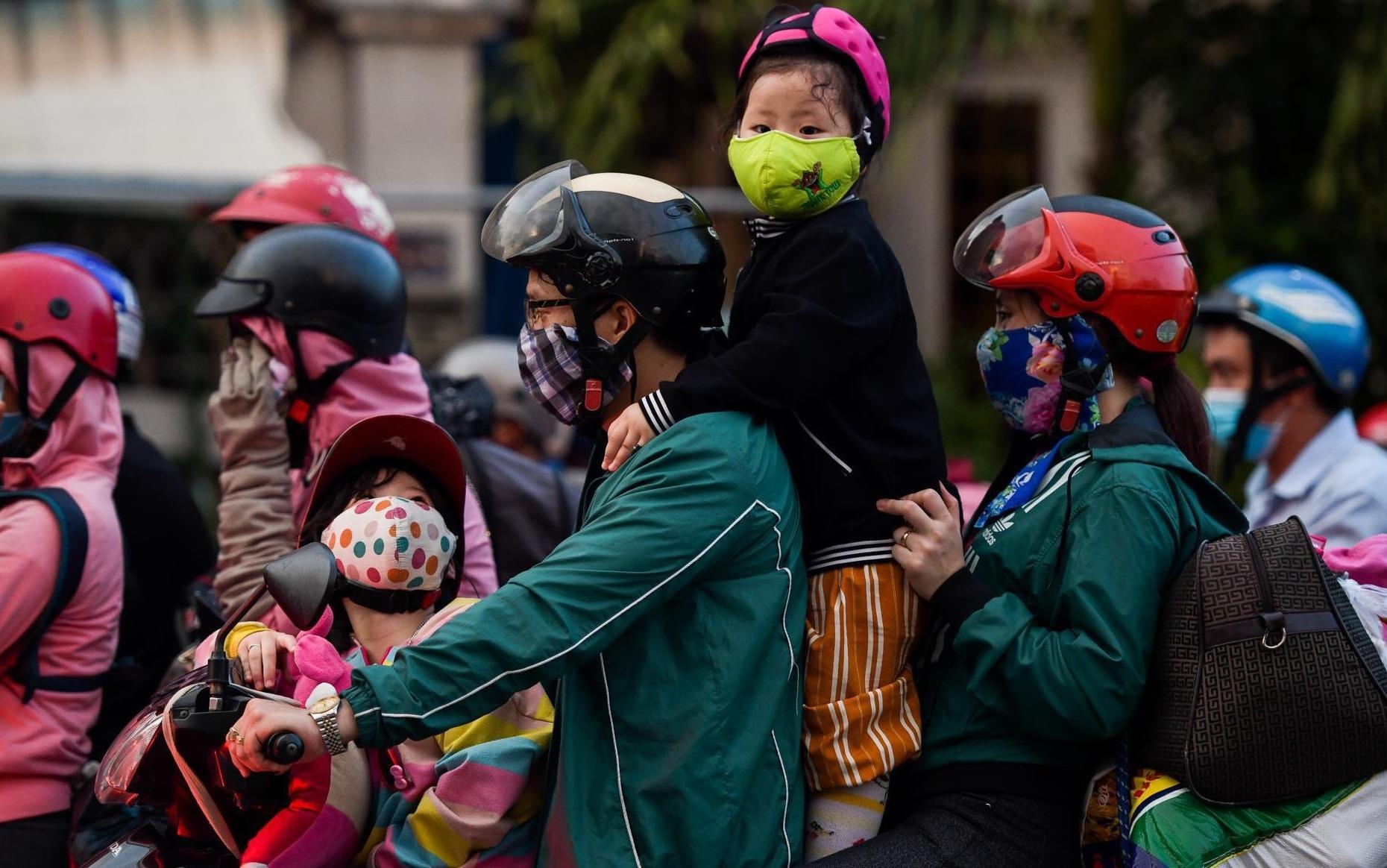 Doi gio lam co ket thuc ac mong dua con di hoc cua phu huynh? hinh anh