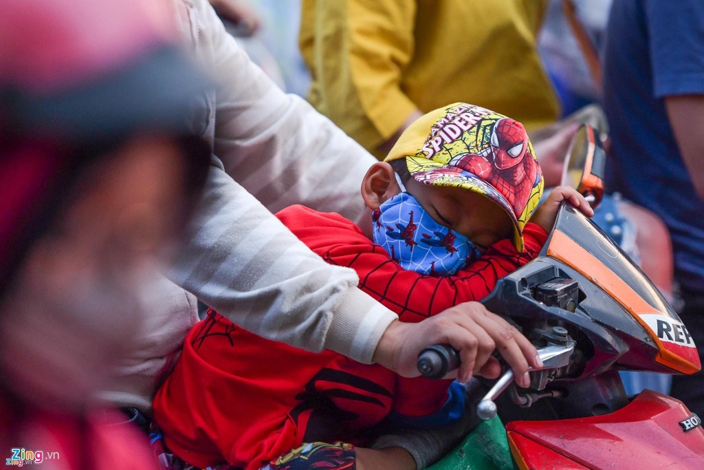 phu huynh kiet suc anh 2