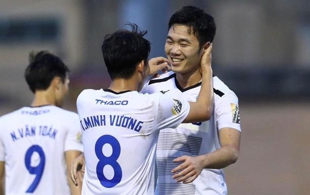 Minh Vuong sang Han Quoc tham Xuan Truong dang tri chan thuong hinh anh