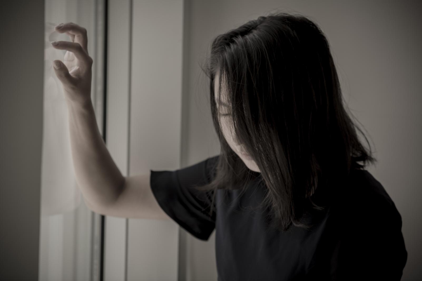 be gai khuyet tat bi xam hai anh 2