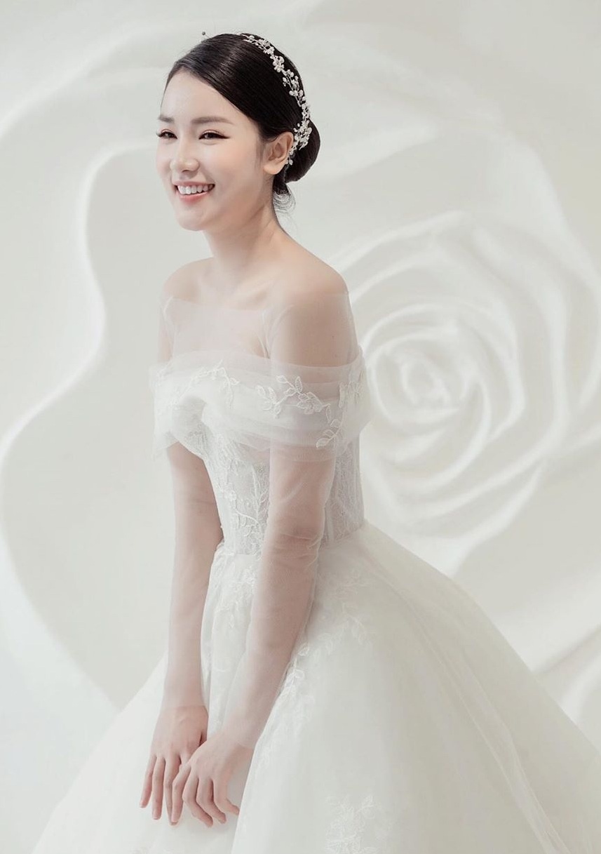 ban gai cau thu la giao vien anh 13