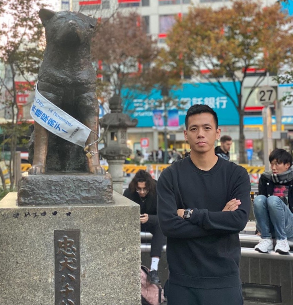 cau thu va ban gai du lich anh 8