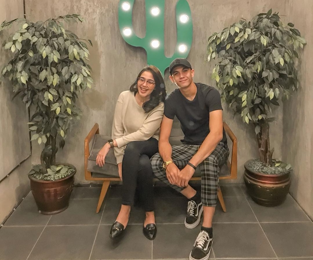 ban gai cau thu indonesia anh 1