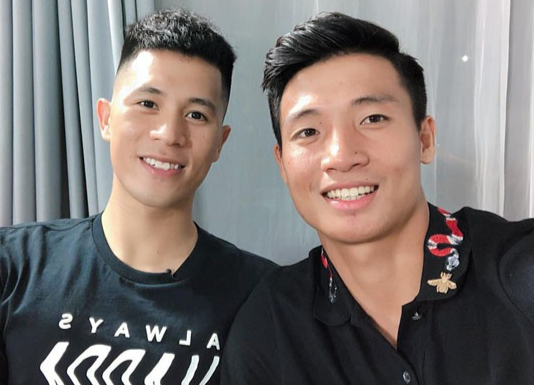 Gia dinh Tien Dung dong vien Dinh Trong, cho con goi la 'ba In' hinh anh