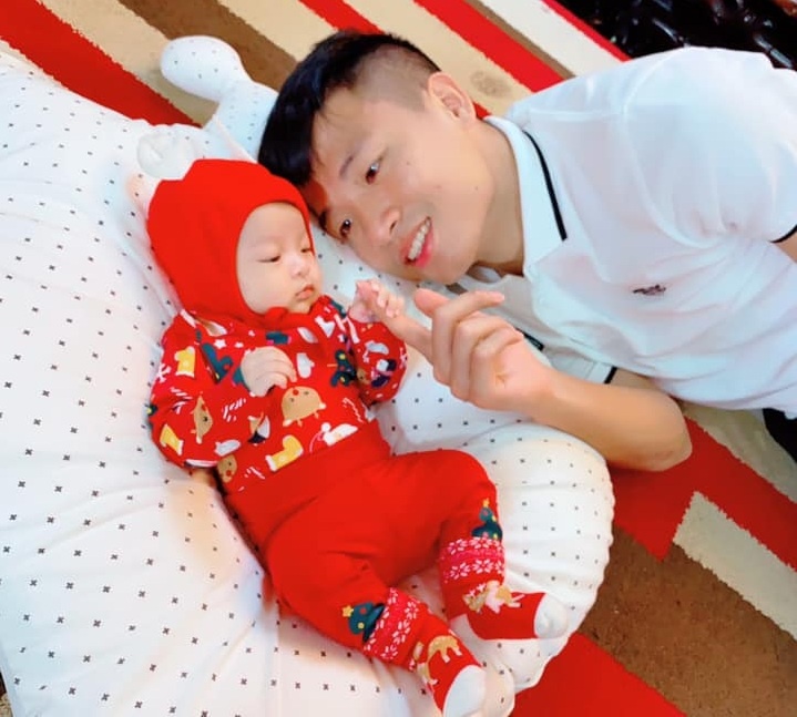 cầu thủ đón giáng sinh ảnh 1 cau thu don giang sinh anh 1
