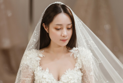 Rich kid noi tieng voi clip dap hop tien ty khoe anh len xe hoa hinh anh