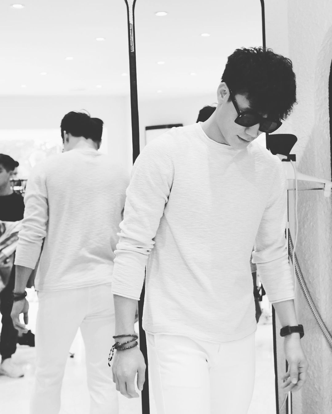 cau thu mua sam cuoi nam anh 3