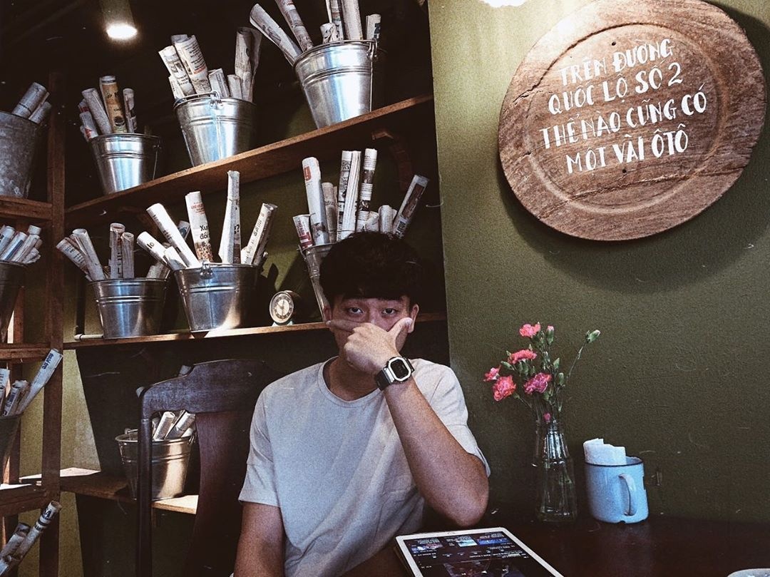 cau thu mua sam cuoi nam anh 7