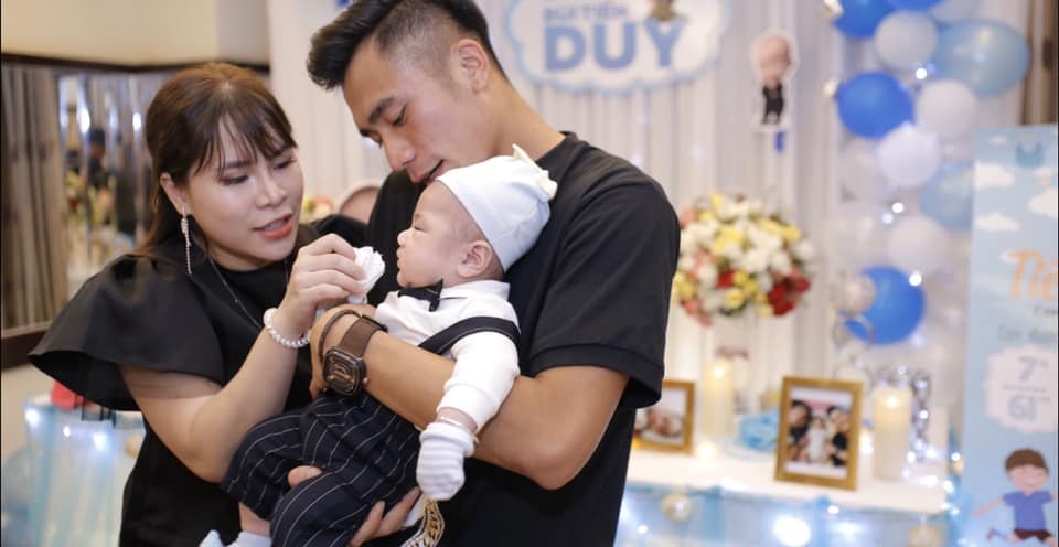 cau thu dam cuoi anh 9