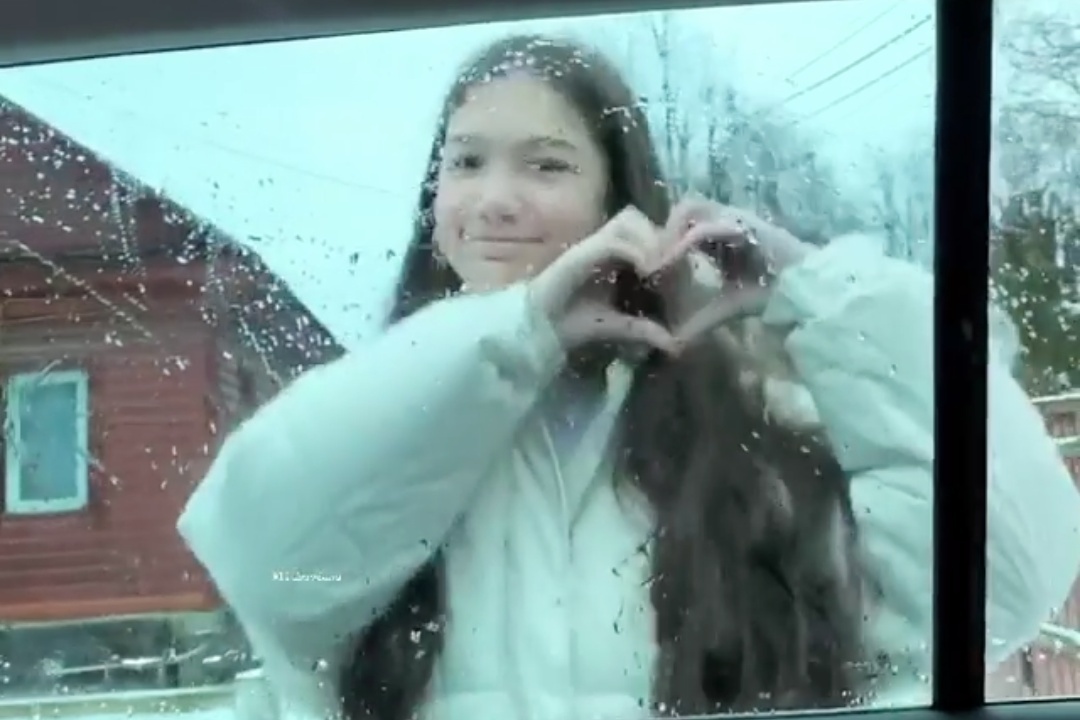 Yen Xuan luu luyen tam biet gia dinh Van Lam o Nga hinh anh