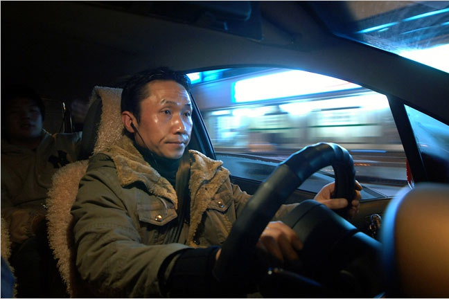 Lai xe thue cho nguoi say - nghe ngu ngay cay dem, bi coi re o Han hinh anh