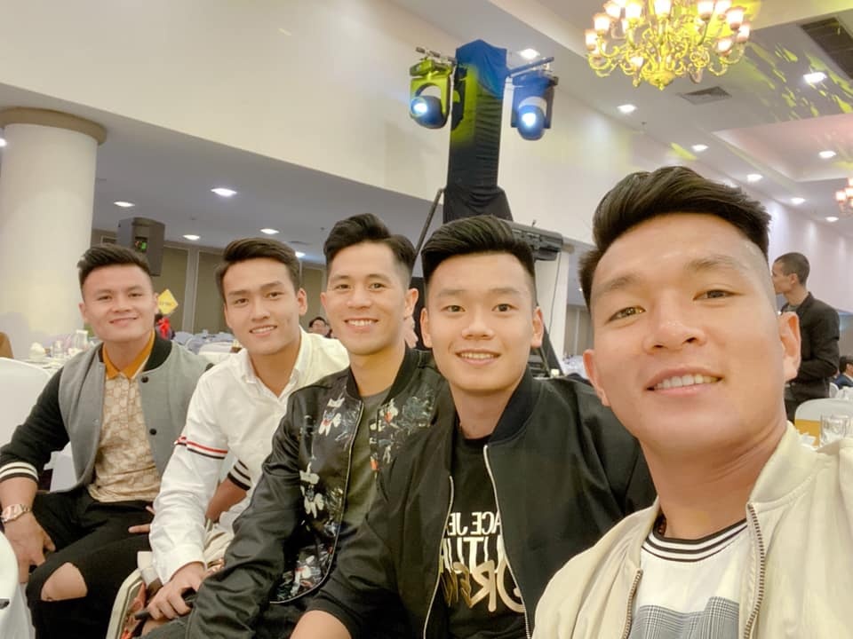 cau thu don tet anh 1