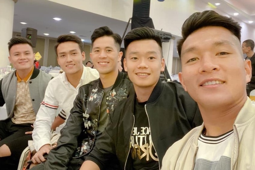 Quang Hai, Dinh Trong tu hop, Hong Duy len duong ve que don Tet hinh anh