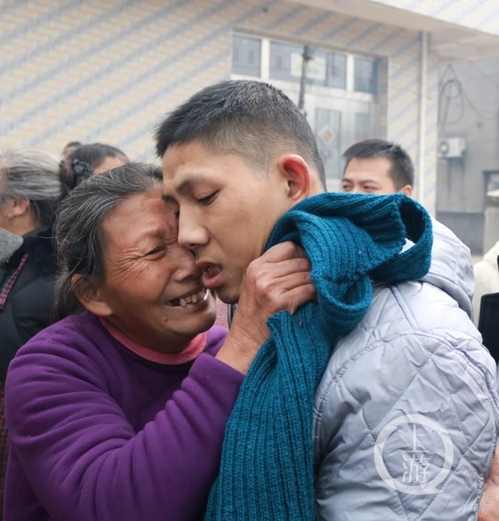 nguoi dan ong di lac anh 1