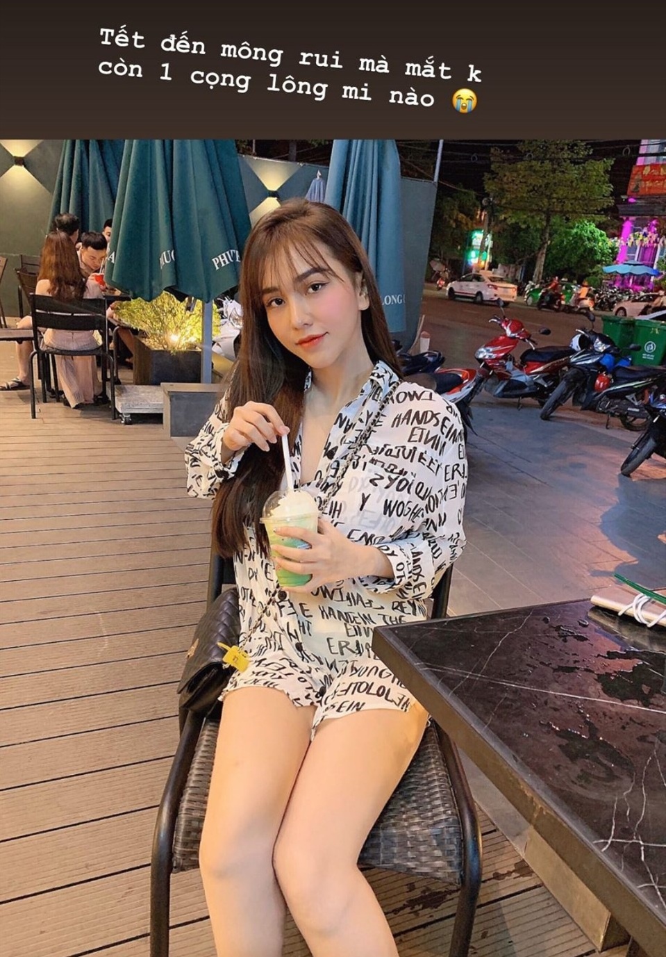 ban gai cau thu sam tet anh 4