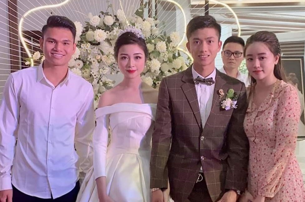 Ban gai tin don Quang Hai, nguoi yeu Xuan Manh du le cuoi cua Van Duc hinh anh