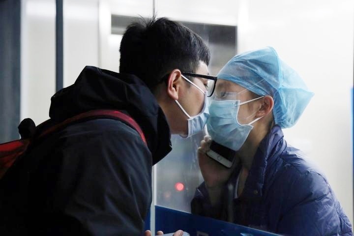 bac si Trung Quoc tam biet nguoi than anh 1