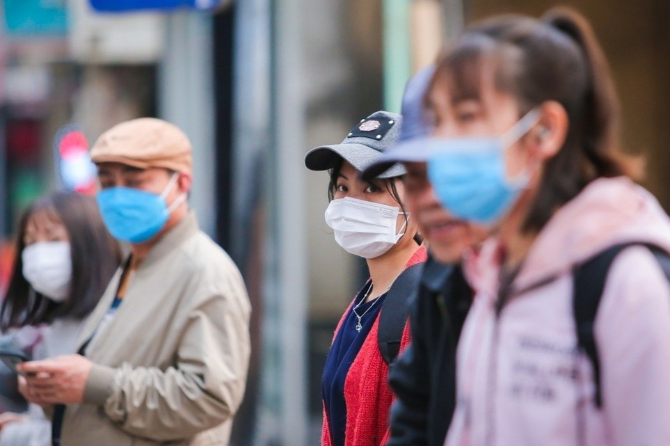 ‘So lay virus corona, hang xom dong cua khi vo chong toi di lam ve’ hinh anh
