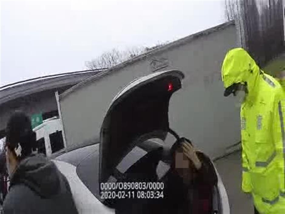 kiem dich virus corona anh 1