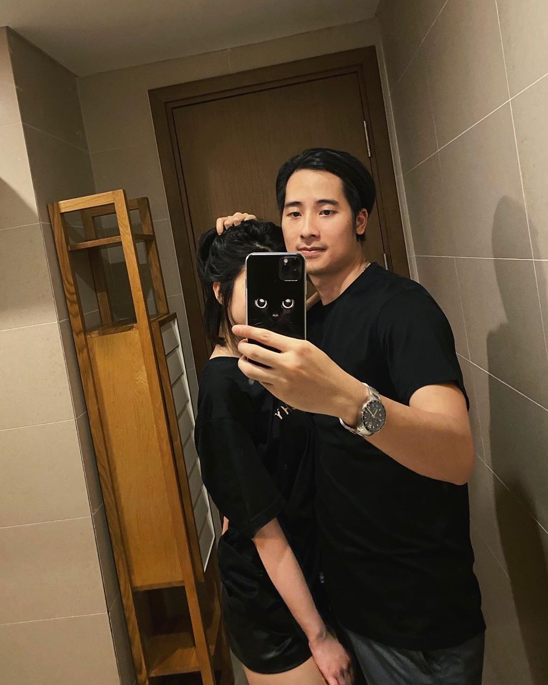 JV cong khai ban gai anh 1