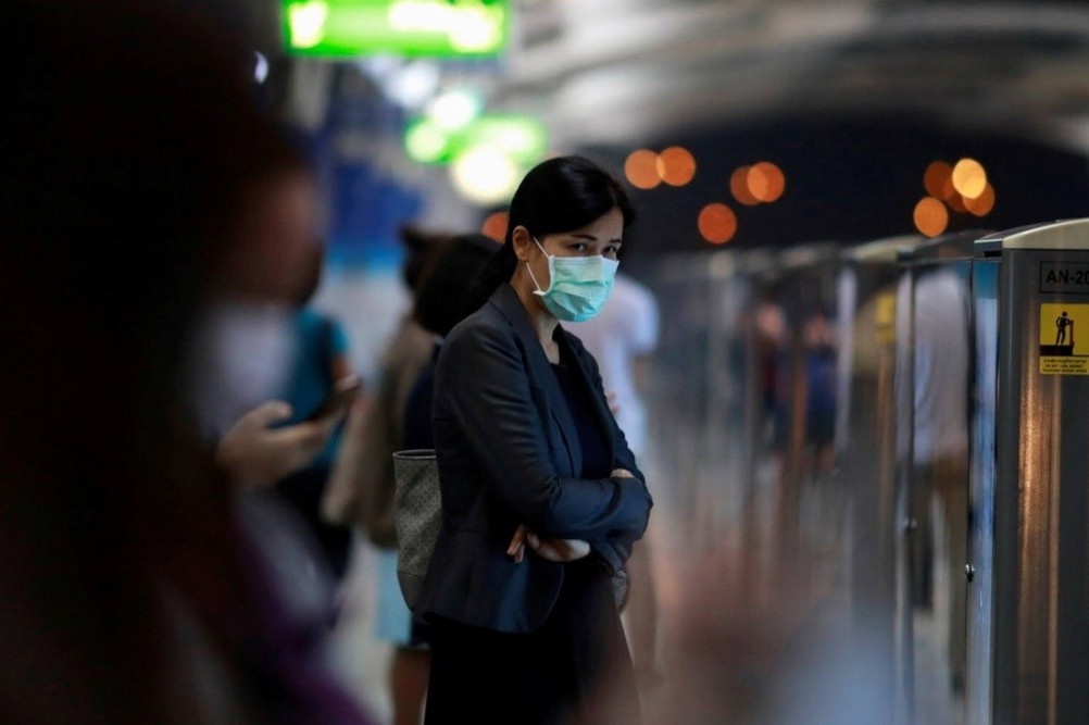 Co gai goc A ghi lai canh bi lang ma o Los Angeles vi dich Covid-19 hinh anh